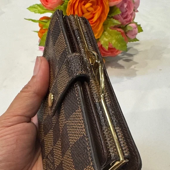 Authentic Louis Vuitton Damier Ebene Kisslock  Wallet - Picture 5 of 11